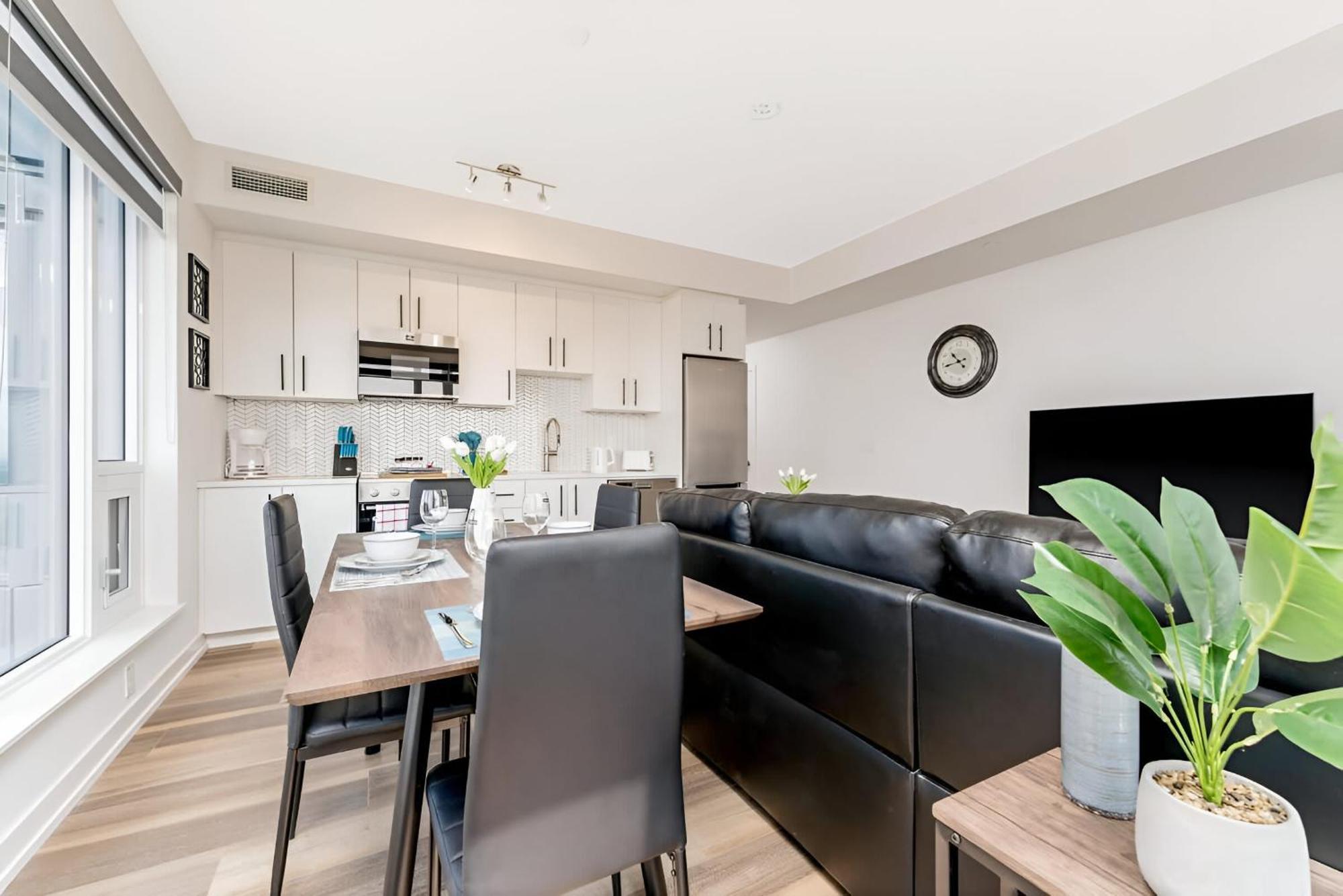 Newly Built Condo With Amazing Views Kitchener Exterior foto