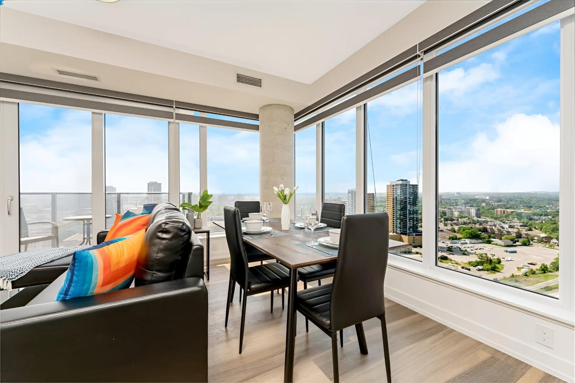 Newly Built Condo With Amazing Views Kitchener Exterior foto