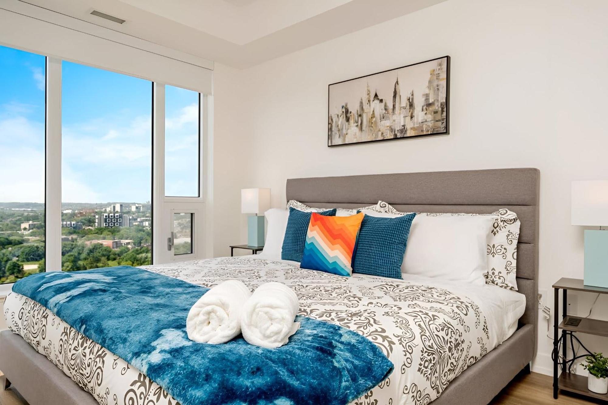 Newly Built Condo With Amazing Views Kitchener Exterior foto